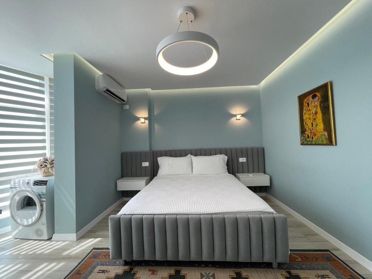 Comfort Apartment In City Center Tirana Exteriör bild