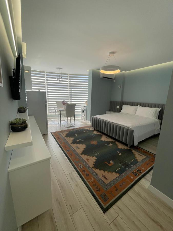 Comfort Apartment In City Center Tirana Exteriör bild